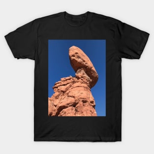 Balanced Rock, Arches National Park, Utah T-Shirt